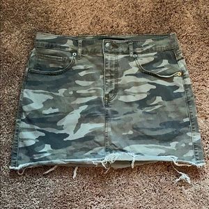 Express Camo Skirt! Size 6